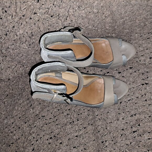 L.A.M.B. Gwen Stefani-Greige Leather Ankle Strap-Silver Nylon-Sz 6.5-Excellent - Picture 7 of 8